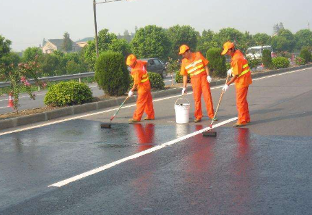 海东 彩色路面喷漆维修改色的使用寿命有多长？